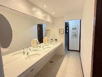 BANHEIRO DA AREA DE LAZER CONDOMINIO