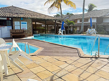 05- Casa em Cond. com piscina, prox. ao portico