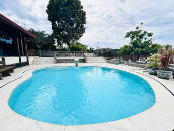 68 V- Mans�o p/20 pessoas p� na areia praia Ferradura