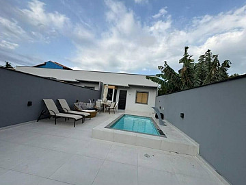 29-V Casa com piscina na Rasa